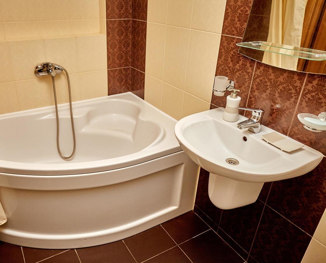 City Center Lux Family Apartment Vinnytsia Exteriör bild